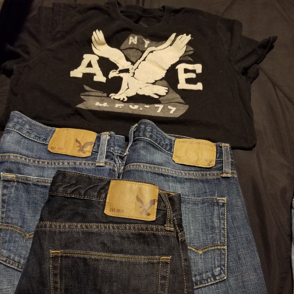 Lot of mens American Eagle clothing